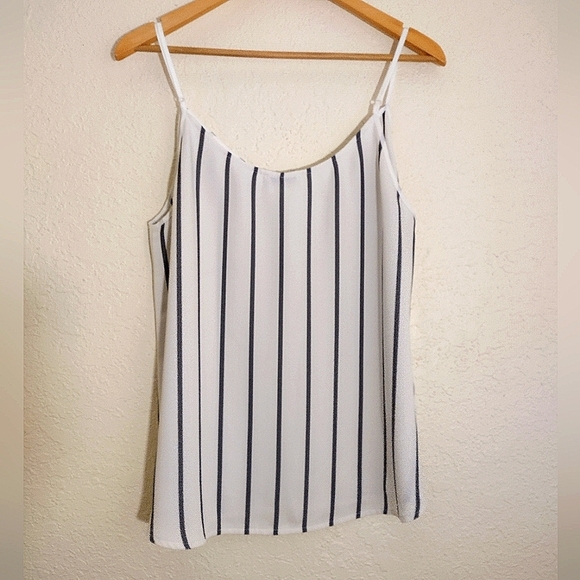 Babaton Everly Camisole Tank in Espace Striped White Black - Picture 3 of 7